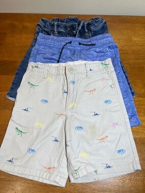 Gap kids Shorts bundle Size 5Y (3 pieces)